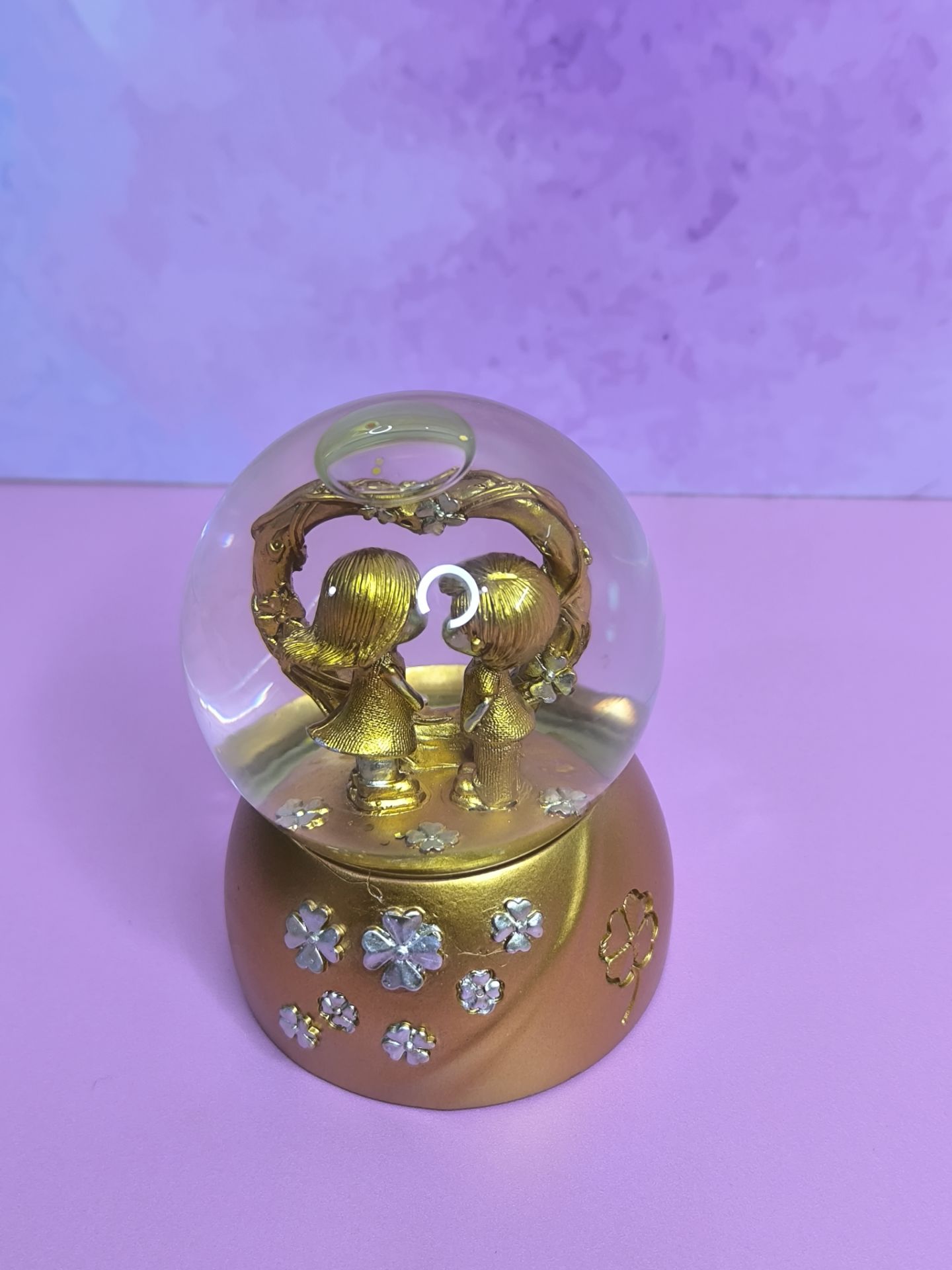 گوی عاشقانه چراغ دار