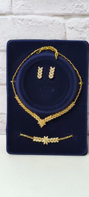 سرویس گردنبند زیبا